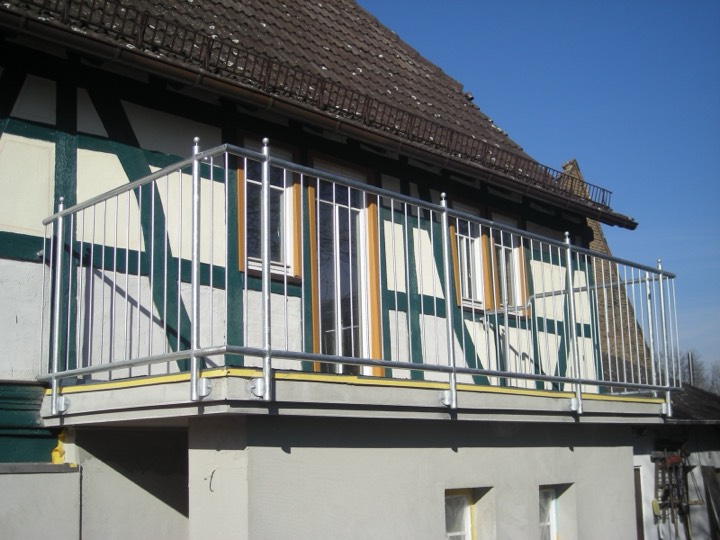 Balkongeländer an einem Fachwerkhaus